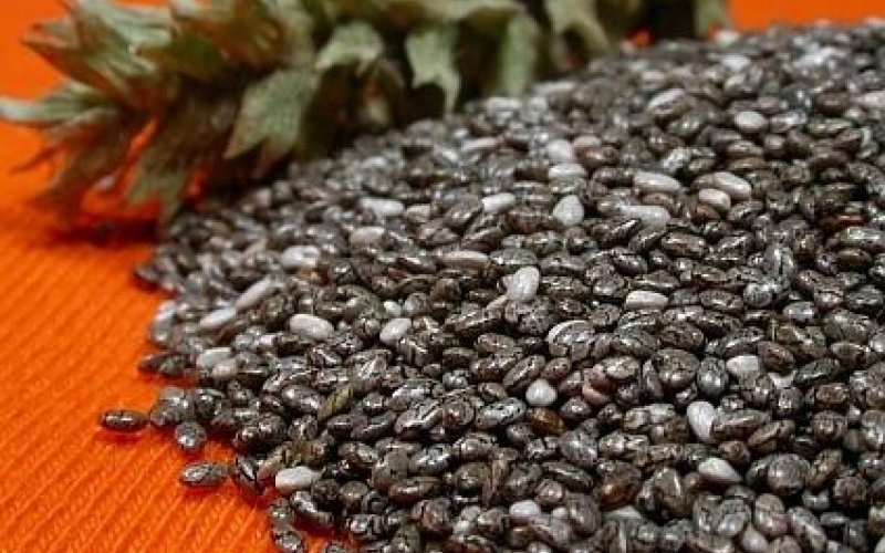 Rodzime siemię lniane kontra egzotyczne nasiona chia